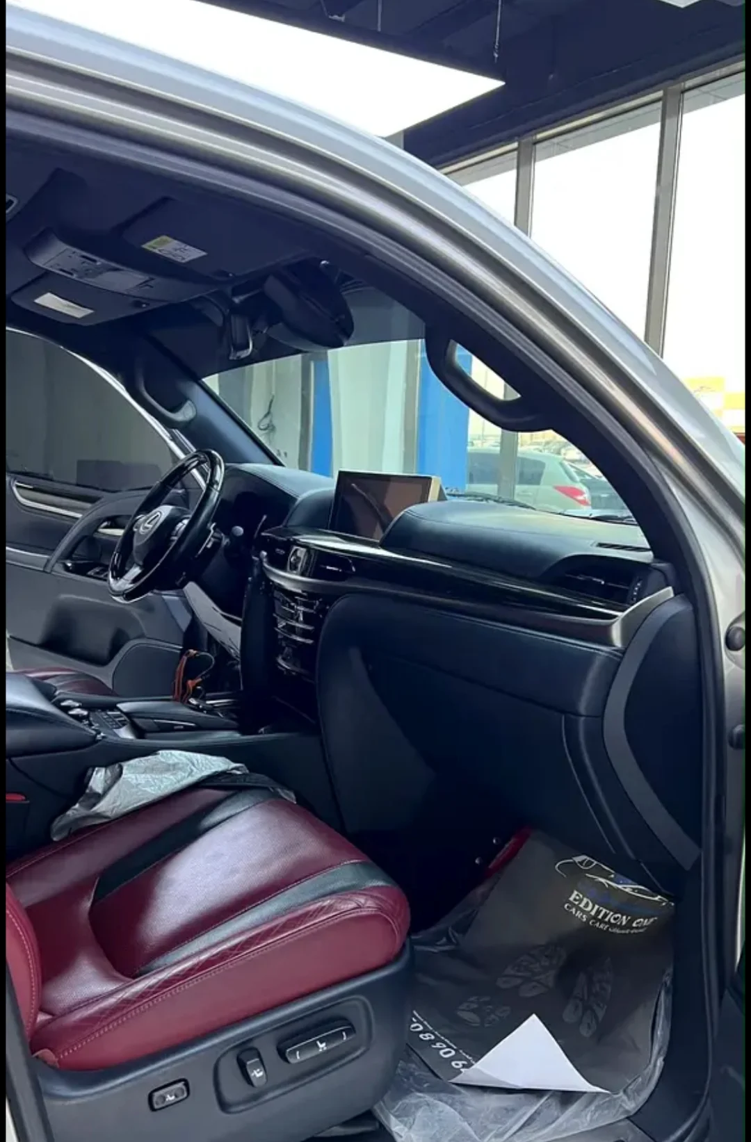 Lexus LX 570 2024 — miniature 15