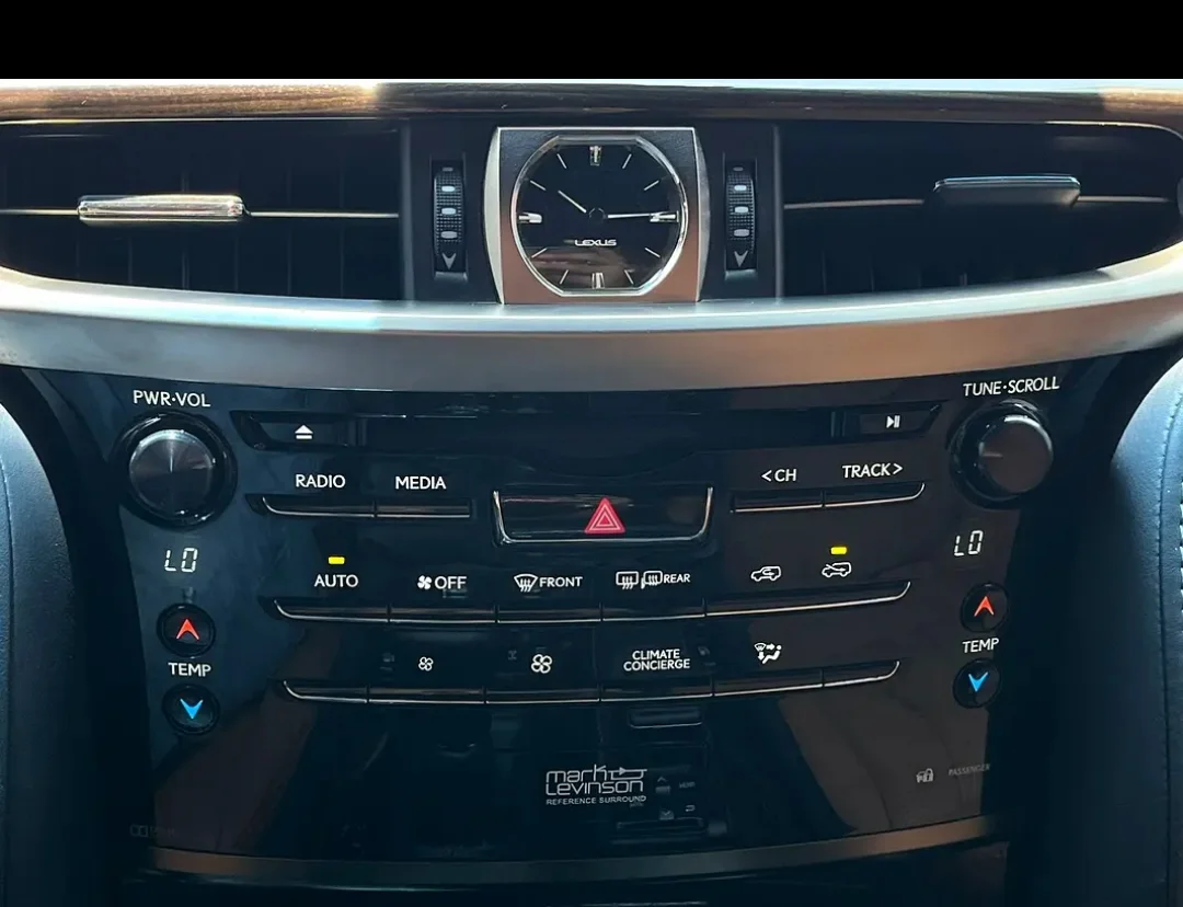 Lexus LX 570 2024 — miniature 6