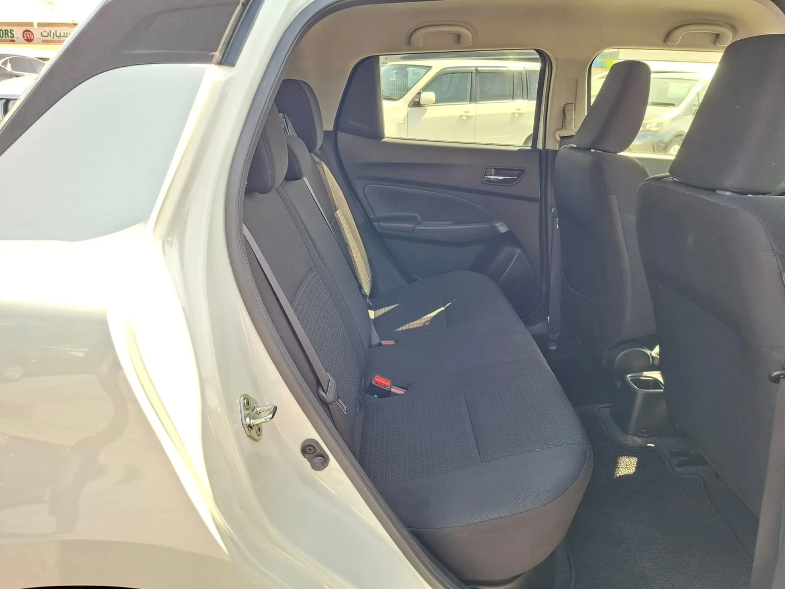 Suzuki Swift 2019 — miniature 6