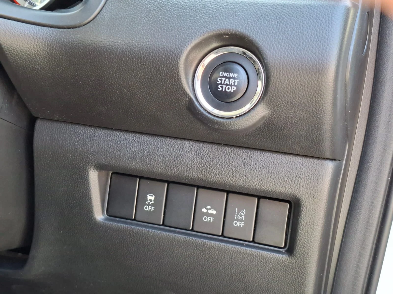 Suzuki Swift 2019 — miniature 5