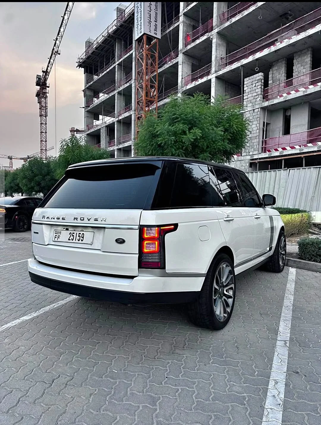 Land Rover Range Rover Vogue 2015 — miniature 10