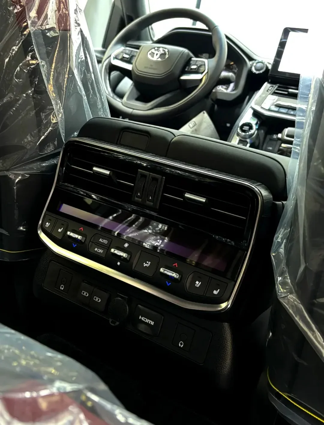 Toyota Land Cruiser LC300 2024 — miniature 8