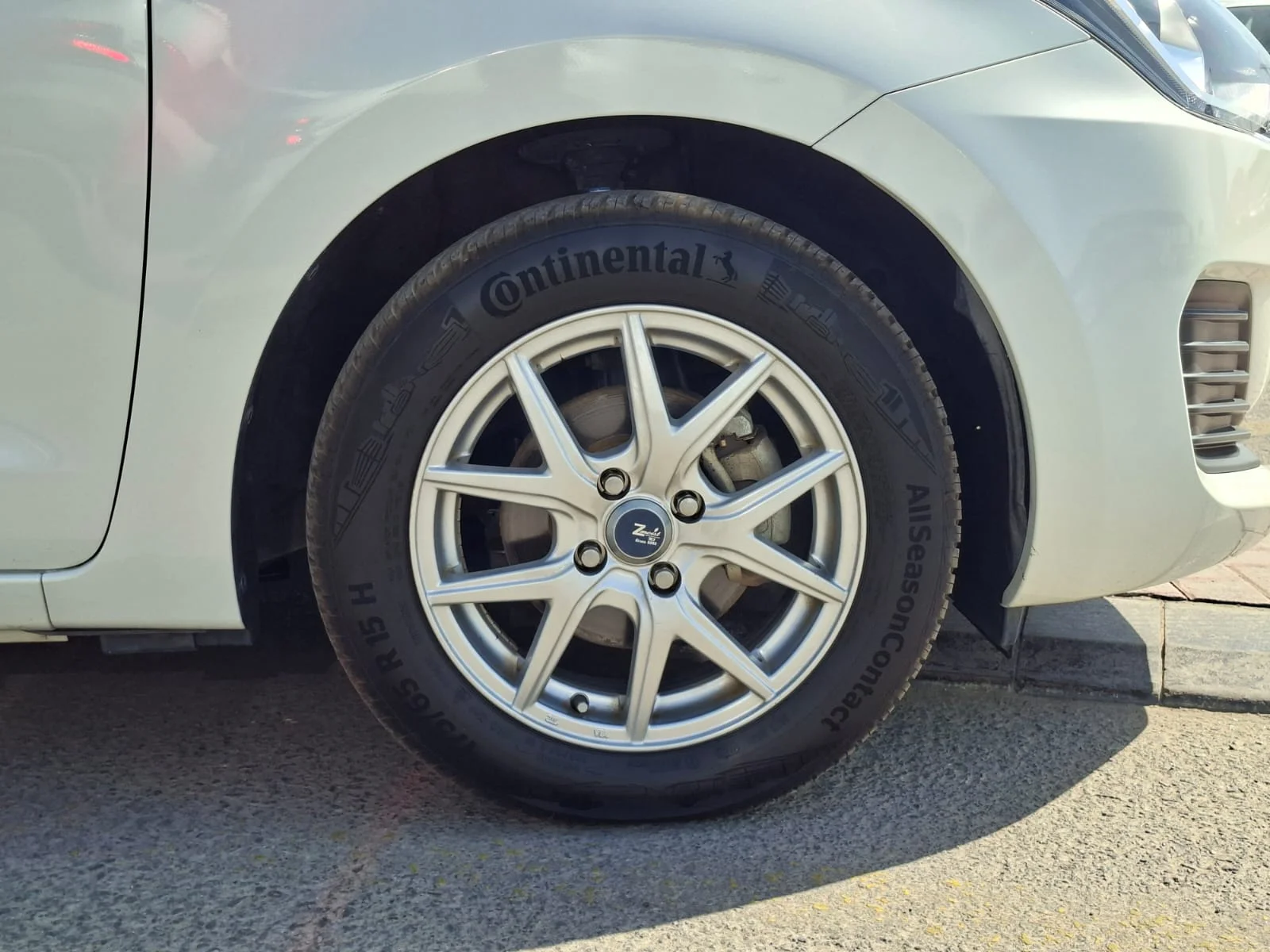 Suzuki Swift 2019 — miniature 14