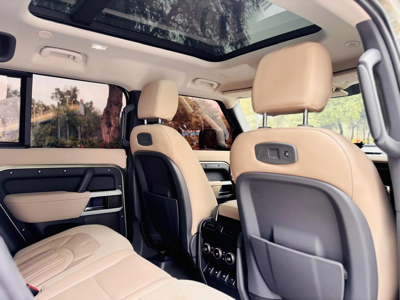 LAND ROVER DEFENDER 2020 — miniature 5