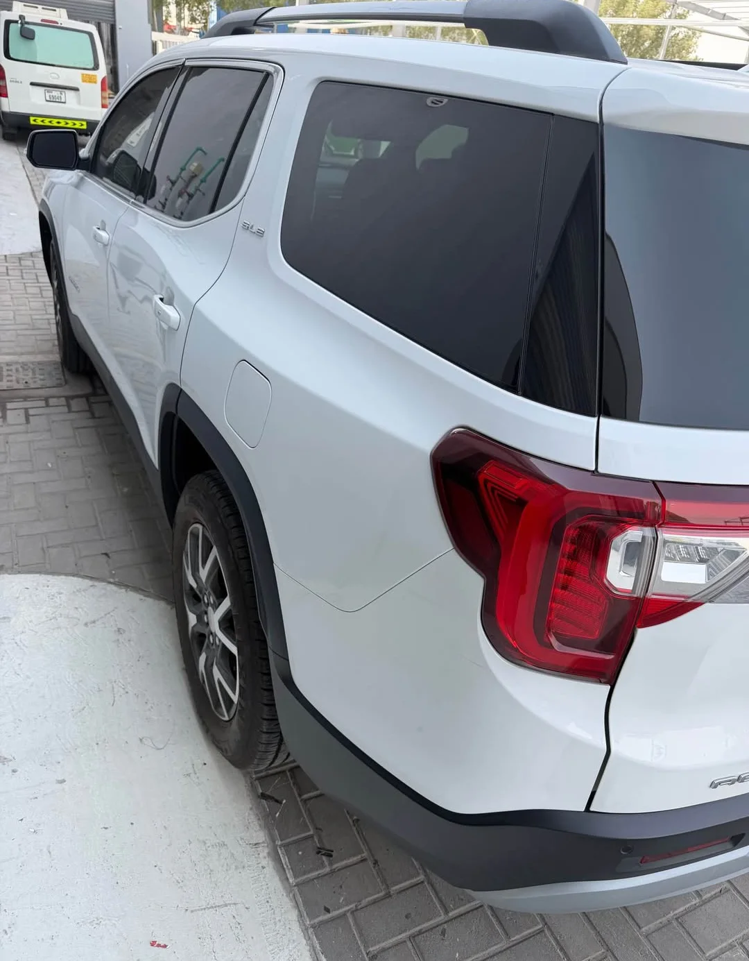 GMC Acadia 2020 — miniature 5