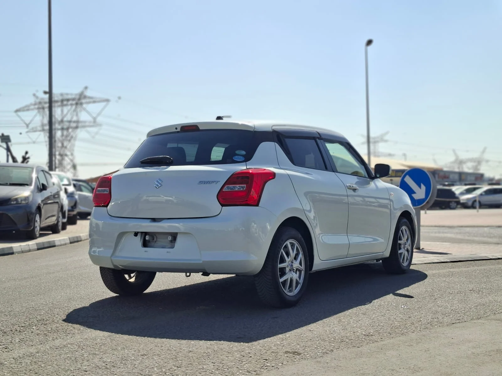 Suzuki Swift 2019 — miniature 3