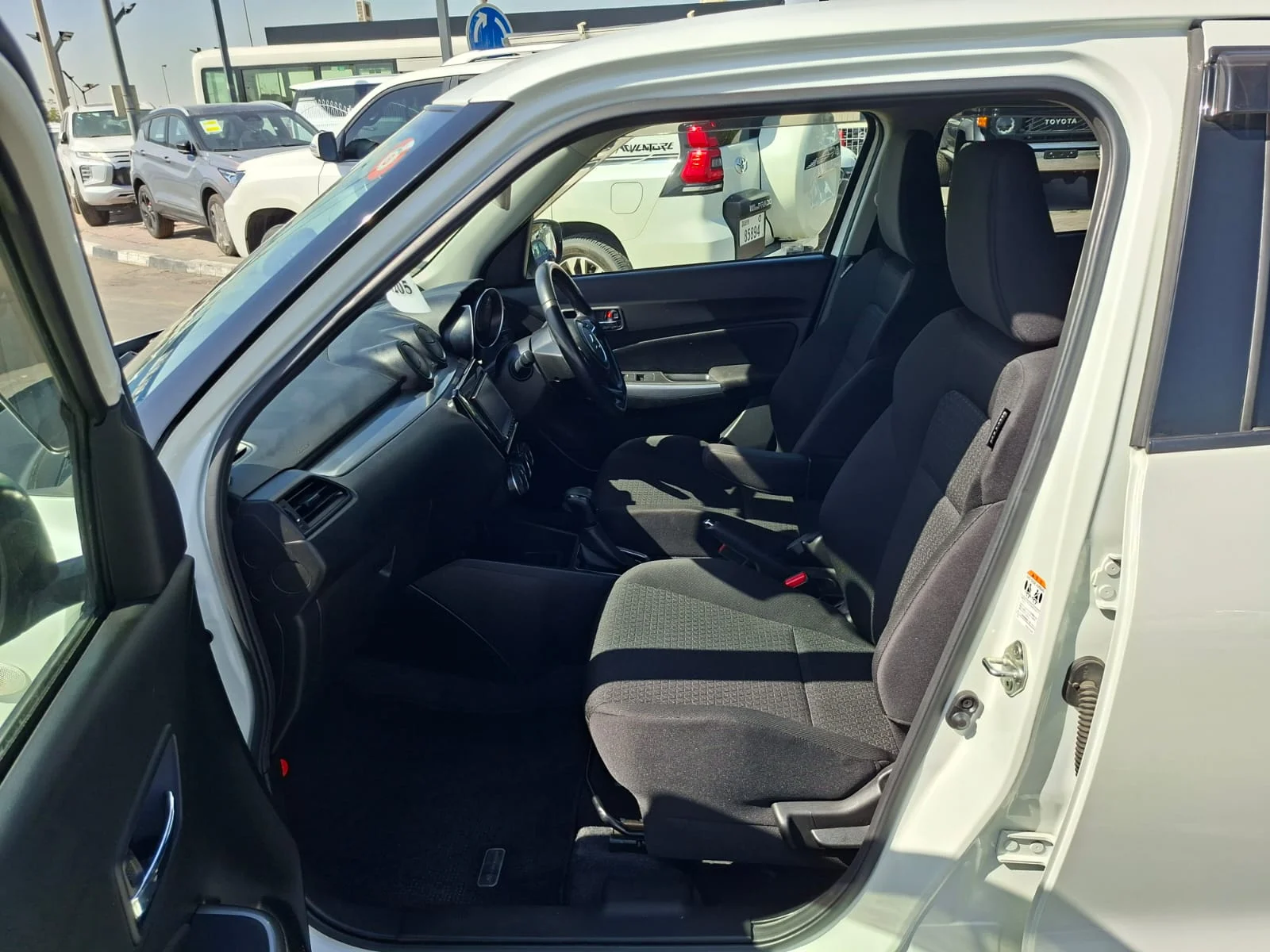 Suzuki Swift 2019 — miniature 7