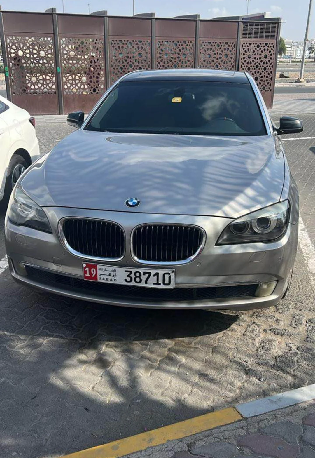 BMW 730 2010 — miniature 2