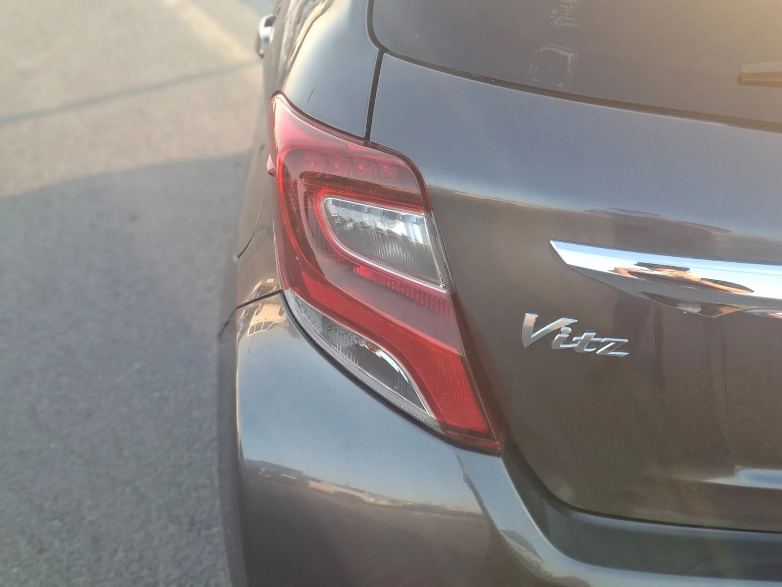 Toyota Vitz 2014 — miniature 8