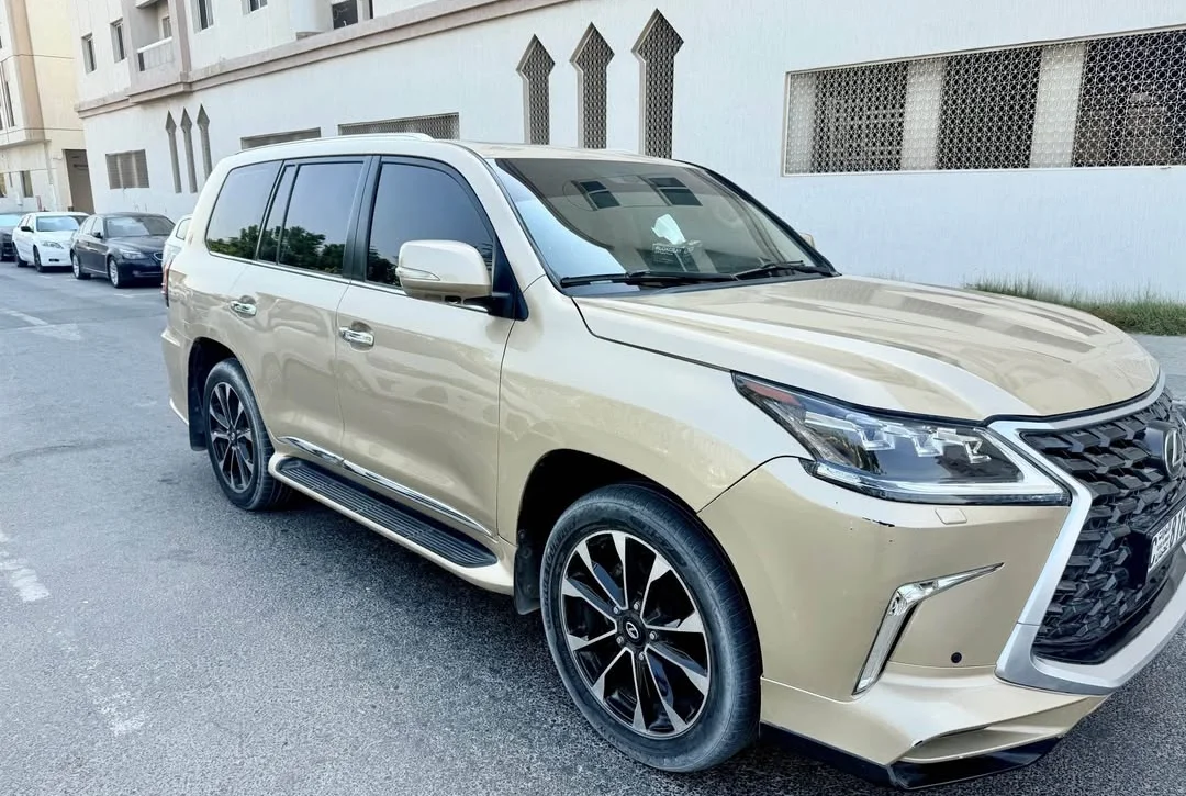 LEXUS LX570 2010 — miniature 7