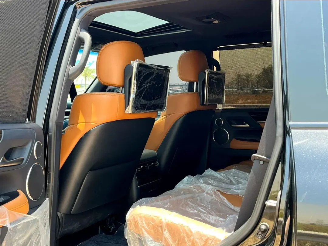 Lexus LX 570 2024 — miniature 8