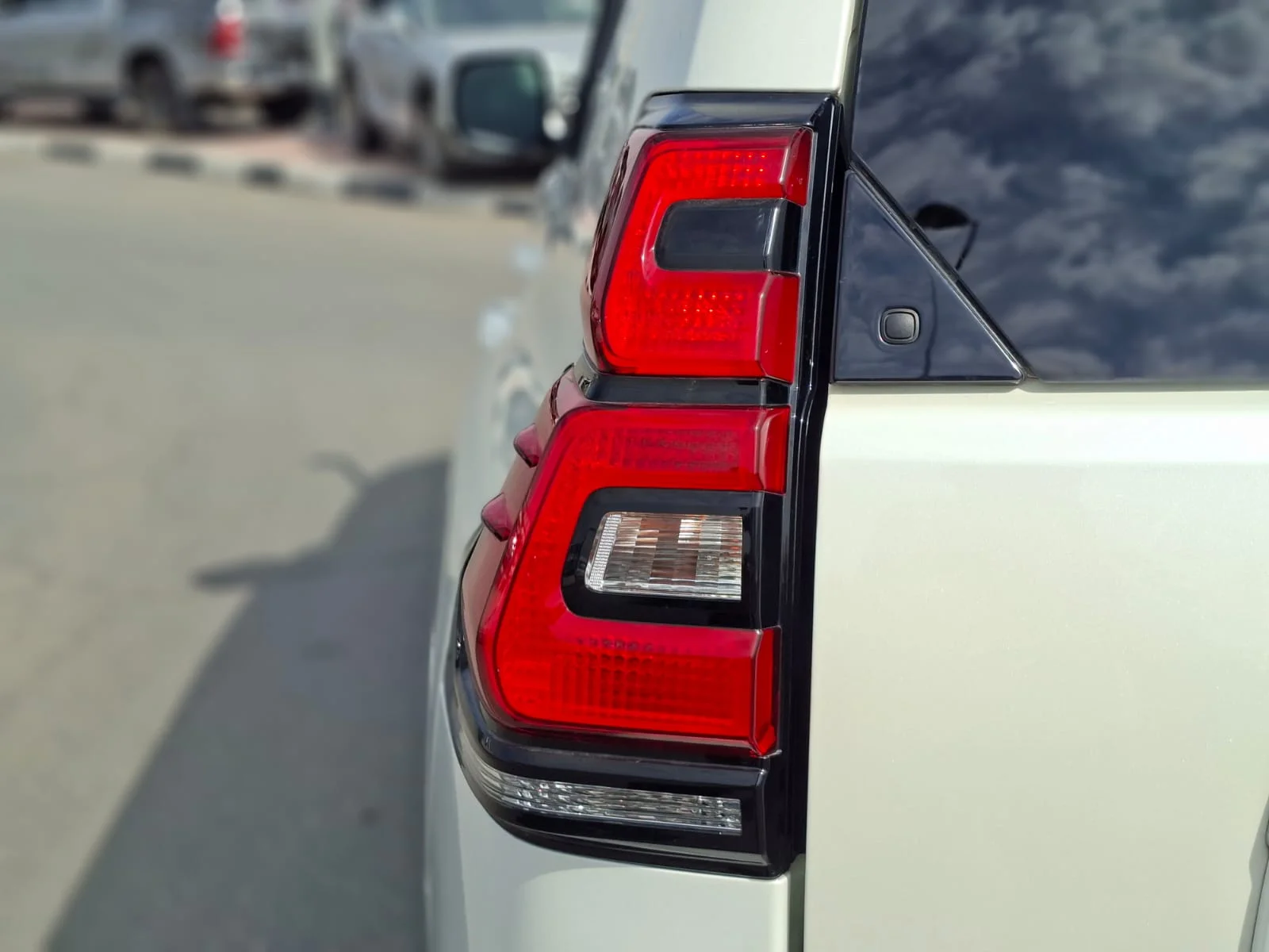 Toyota Prado 2021 — miniature 8