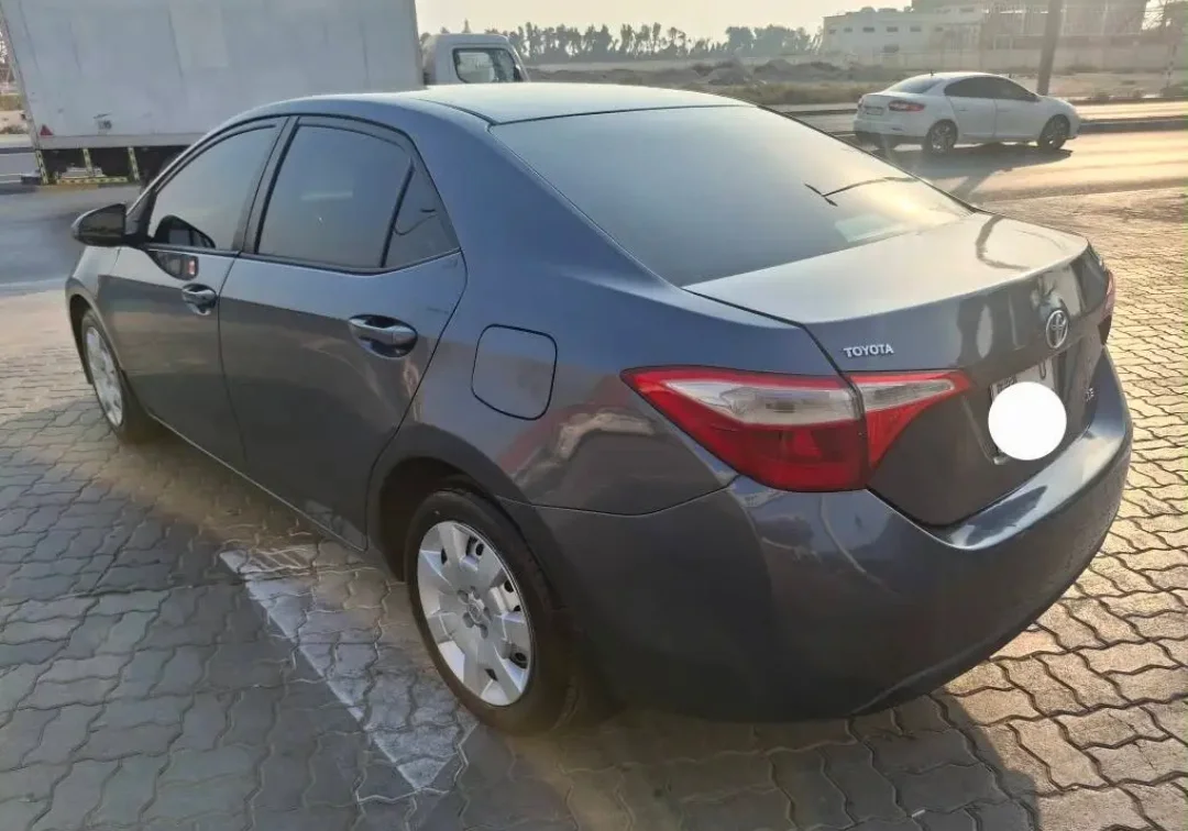 Toyota Corolla 2015 — miniature 3