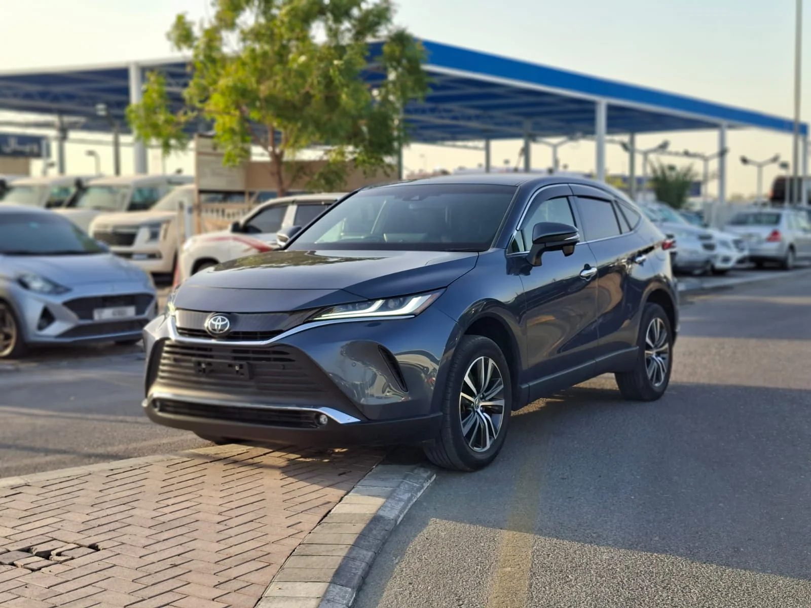 Toyota Harrier 2021 — miniature 4